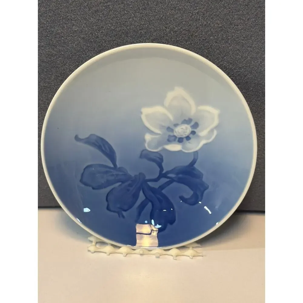VTG Bing & Grondahl B&G Christmas Rose 4 1/4" Trinket Dish Jewelry Tray Ashtray - Picture 1 of 5